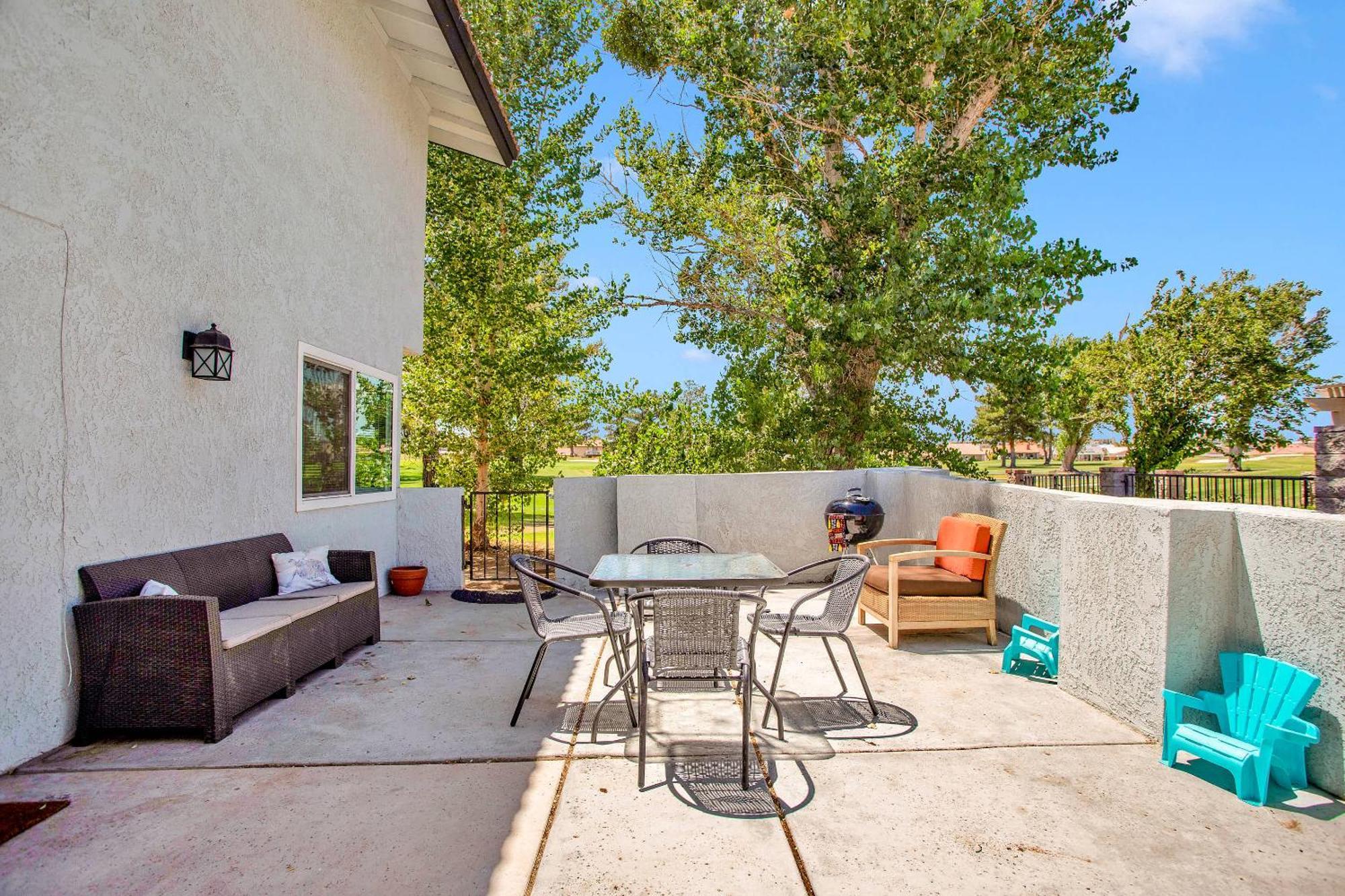 Oasis On The Fairway * Victorville